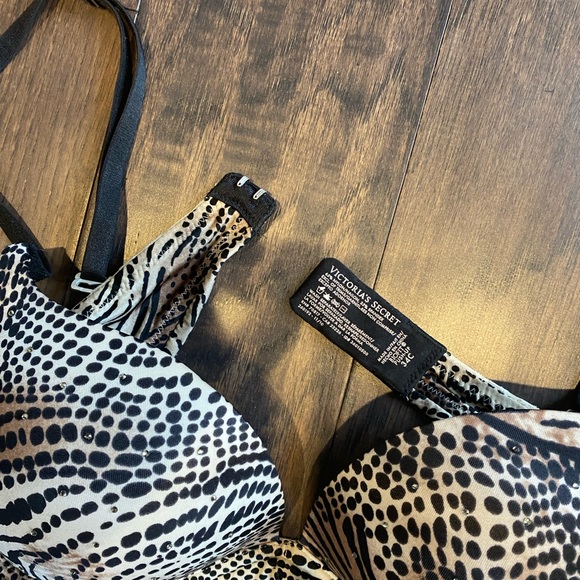 Victoria Secret Bra - Picture 2 of 2